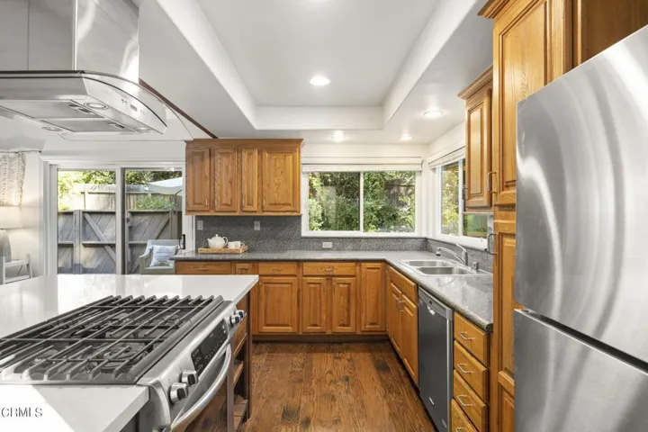 7-web-or-mls-Upmarketmedia_1014Cre#D-48