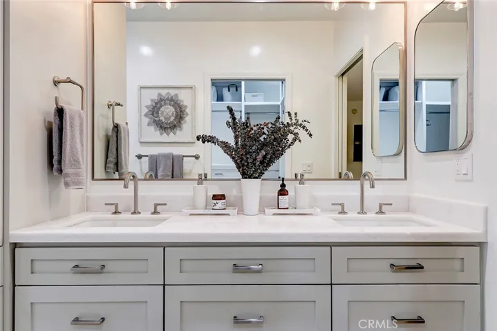 1160 Johnson Street, Manhattan Beach, California 90266