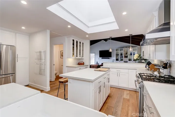 1160 Johnson Street, Manhattan Beach, California 90266