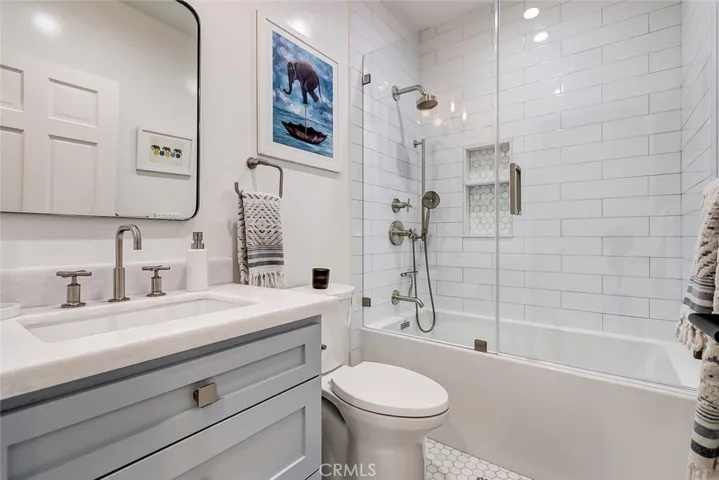 1160 Johnson Street, Manhattan Beach, California 90266