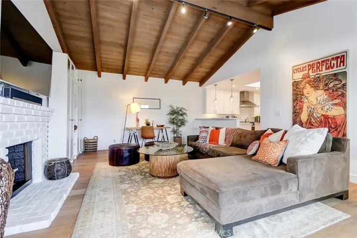 1160 Johnson Street, Manhattan Beach, California 90266