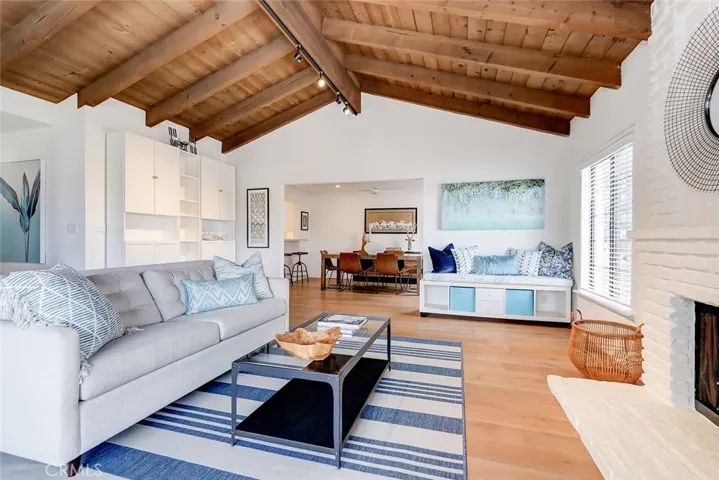 1160 Johnson Street, Manhattan Beach, California 90266