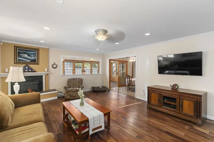 7430 Ballinger Avenue, San Diego, California 92119