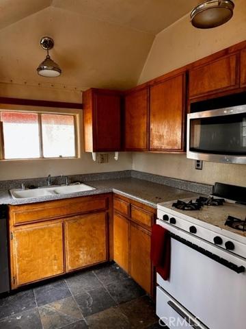 main level kitchen