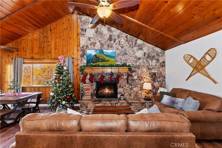 1434 Yosemite Drive, Lake Arrowhead, California 92352