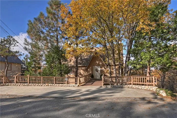 1434 Yosemite Drive, Lake Arrowhead, California 92352