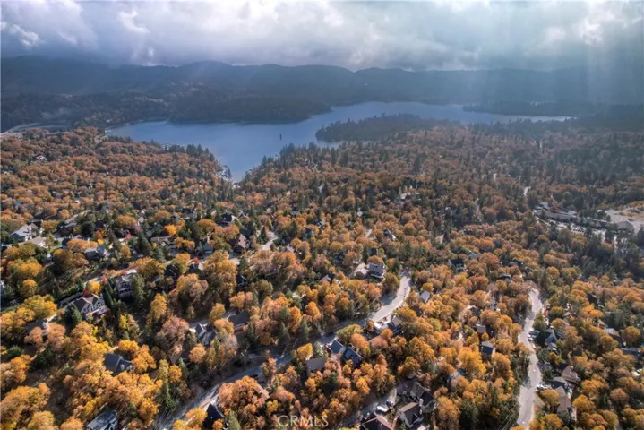 1434 Yosemite Drive, Lake Arrowhead, California 92352