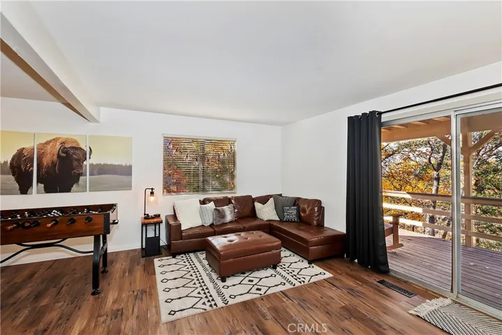 1434 Yosemite Drive, Lake Arrowhead, California 92352