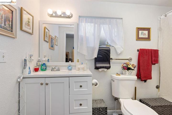 2939 King St, Berkeley, California 94703