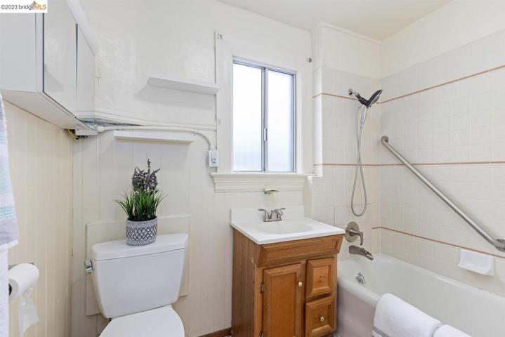 2939 King St, Berkeley, California 94703