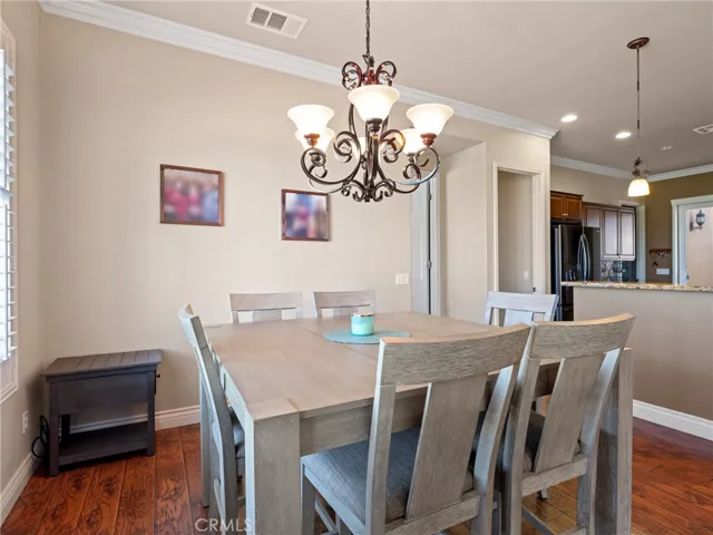 10381 Darby Road, Apple Valley, California 92308