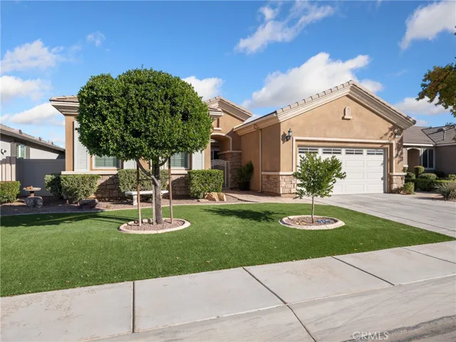 10381 Darby Road, Apple Valley, California 92308