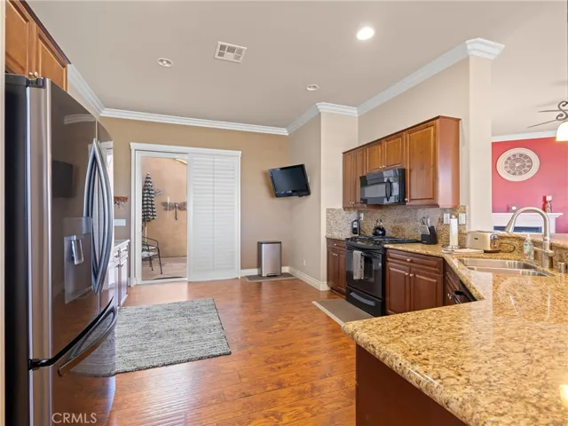 10381 Darby Road, Apple Valley, California 92308