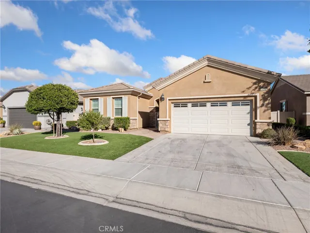 10381 Darby Road, Apple Valley, California 92308