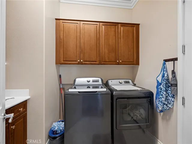 10381 Darby Road, Apple Valley, California 92308