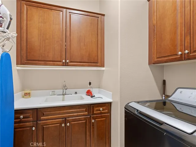 10381 Darby Road, Apple Valley, California 92308