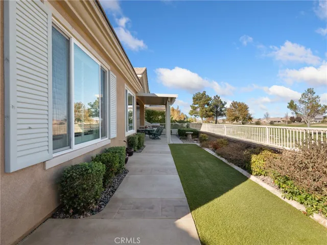 10381 Darby Road, Apple Valley, California 92308