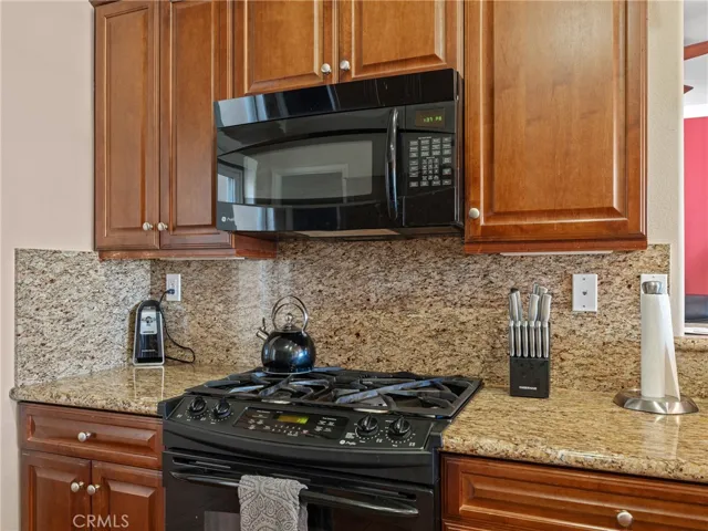 10381 Darby Road, Apple Valley, California 92308