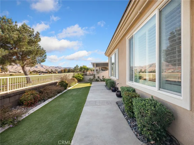 10381 Darby Road, Apple Valley, California 92308