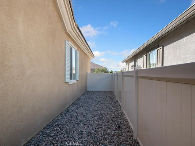 10381 Darby Road, Apple Valley, California 92308
