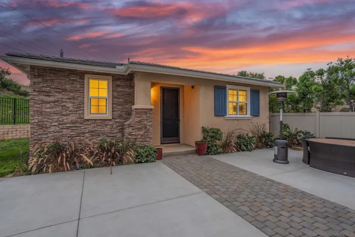 6654 Peregrine Pl, Carlsbad, California 92011