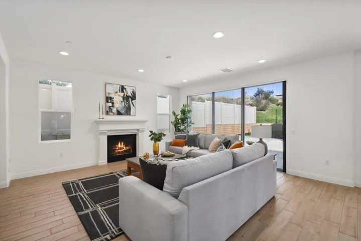 6654 Peregrine Pl, Carlsbad, California 92011
