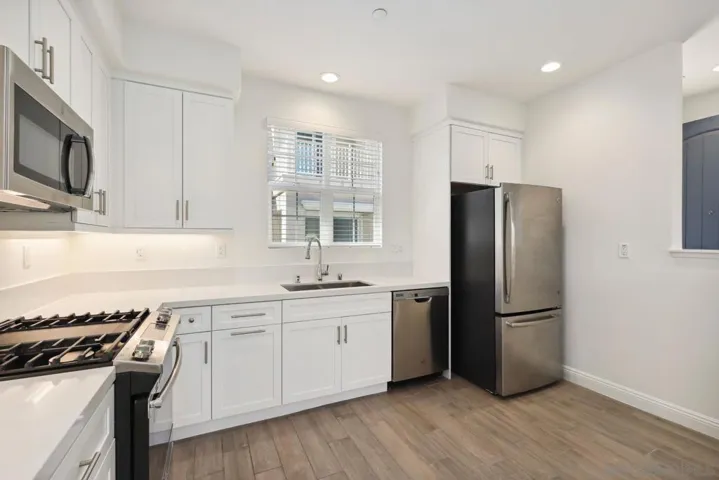 6654 Peregrine Pl, Carlsbad, California 92011