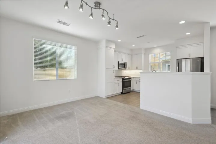 6654 Peregrine Pl, Carlsbad, California 92011