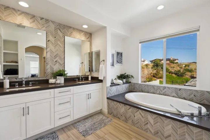 6654 Peregrine Pl, Carlsbad, California 92011