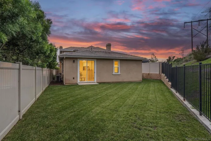 6654 Peregrine Pl, Carlsbad, California 92011