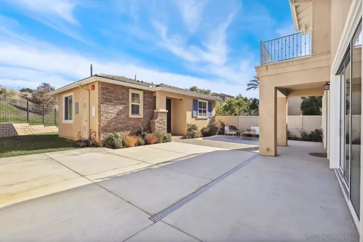 6654 Peregrine Pl, Carlsbad, California 92011