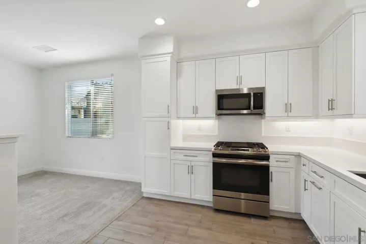 6654 Peregrine Pl, Carlsbad, California 92011