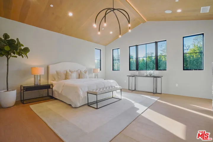 3021 Earlmar Drive, Los Angeles, California 90064