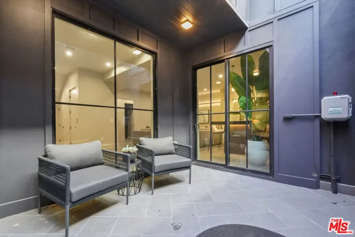 3021 Earlmar Drive, Los Angeles, California 90064