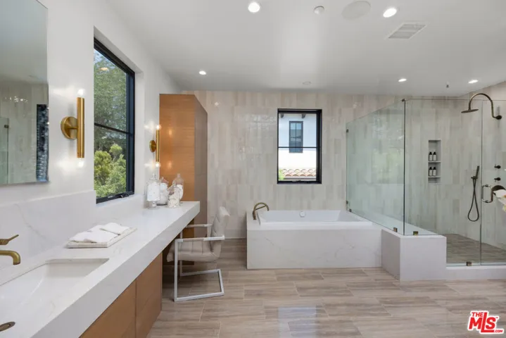 3021 Earlmar Drive, Los Angeles, California 90064