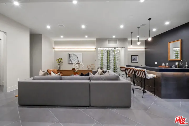 3021 Earlmar Drive, Los Angeles, California 90064
