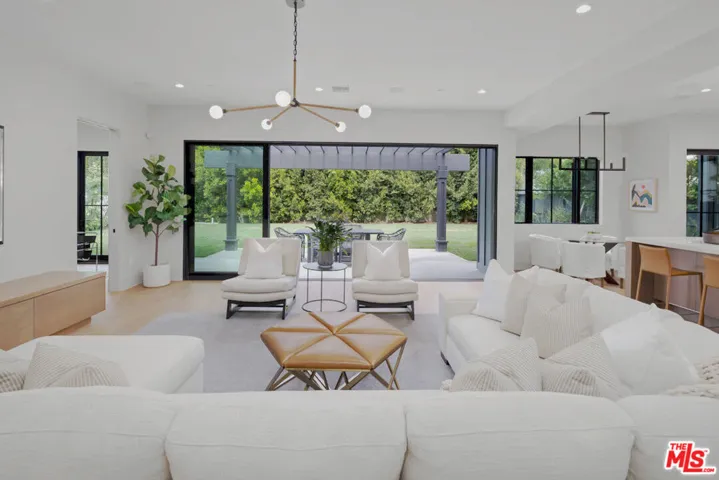 3021 Earlmar Drive, Los Angeles, California 90064