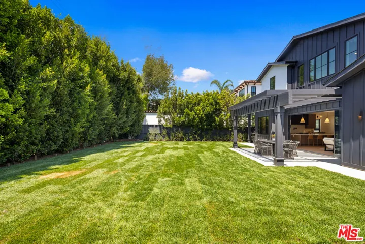 3021 Earlmar Drive, Los Angeles, California 90064