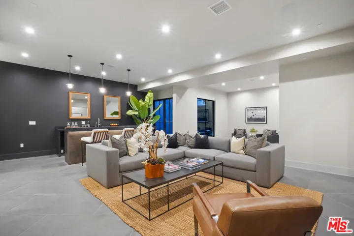 3021 Earlmar Drive, Los Angeles, California 90064