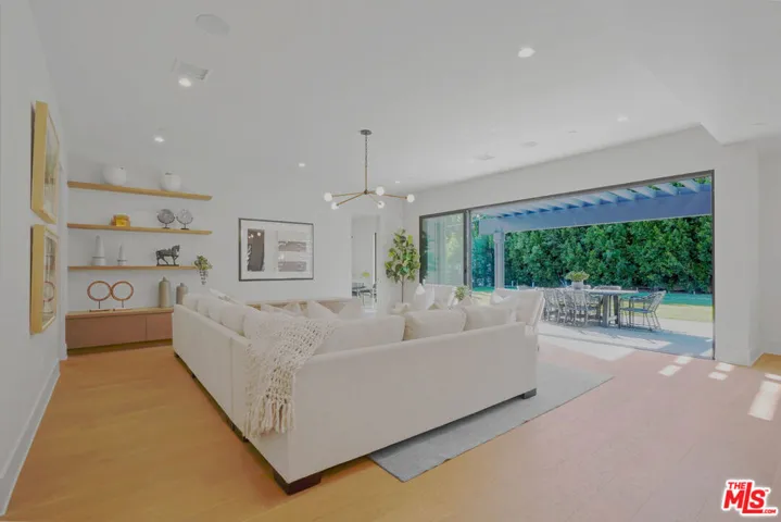 3021 Earlmar Drive, Los Angeles, California 90064