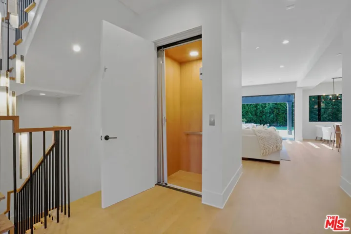 3021 Earlmar Drive, Los Angeles, California 90064