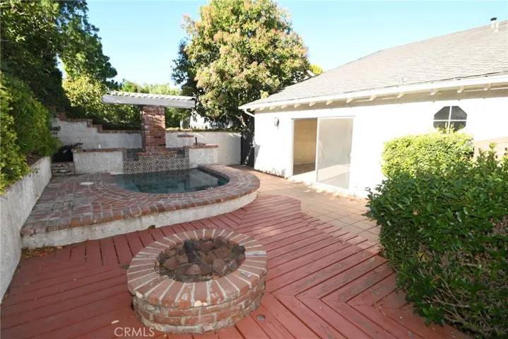 23900 Sarda Road, Valencia, California 91355