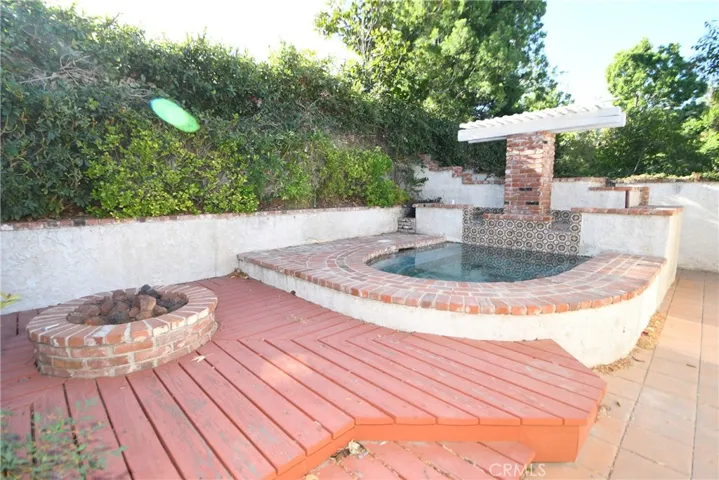 23900 Sarda Road, Valencia, California 91355