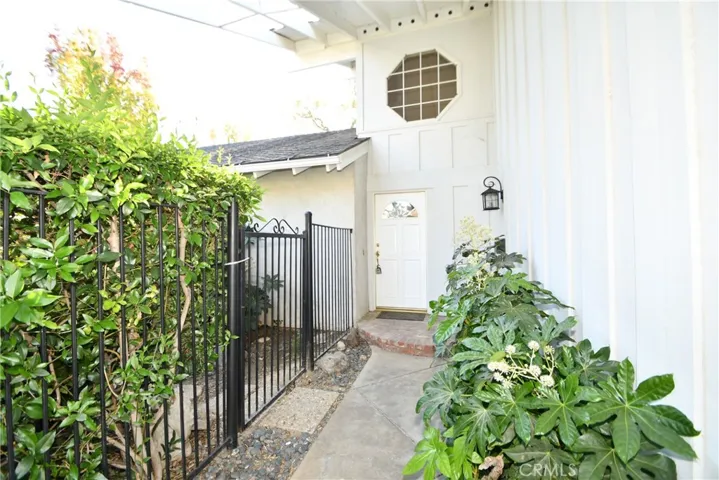 23900 Sarda Road, Valencia, California 91355