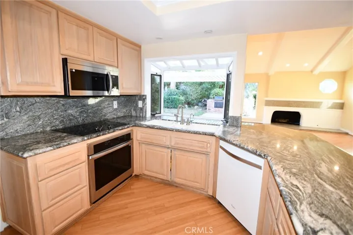 23900 Sarda Road, Valencia, California 91355