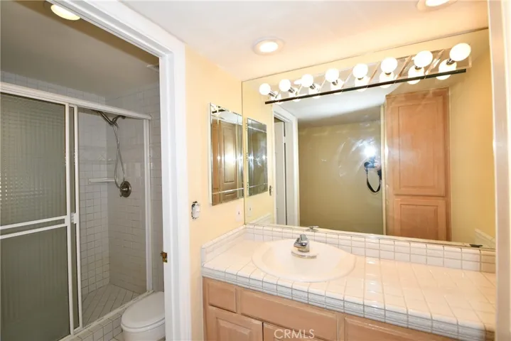 23900 Sarda Road, Valencia, California 91355