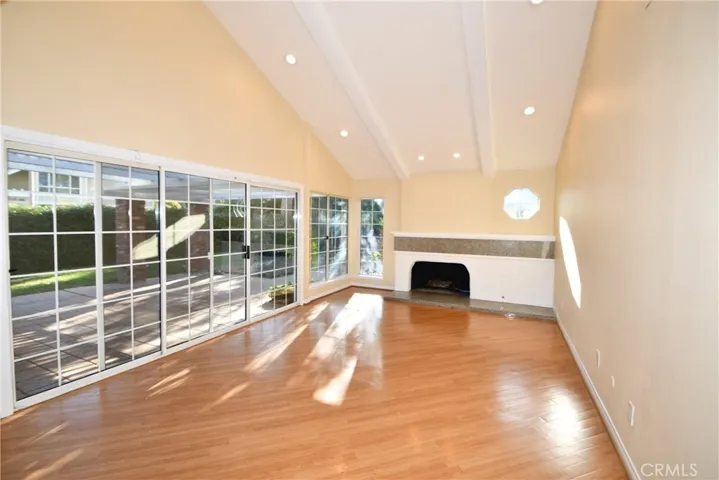 23900 Sarda Road, Valencia, California 91355