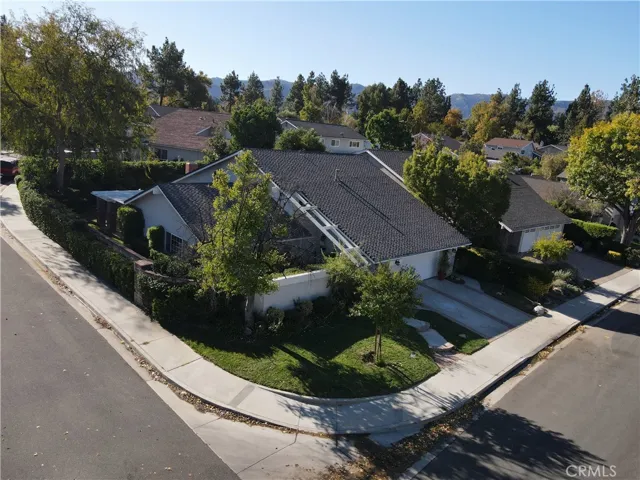 23900 Sarda Road, Valencia, California 91355