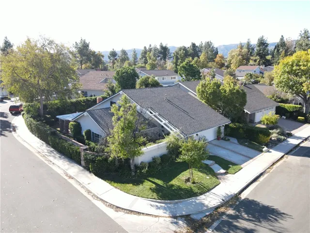 23900 Sarda Road, Valencia, California 91355