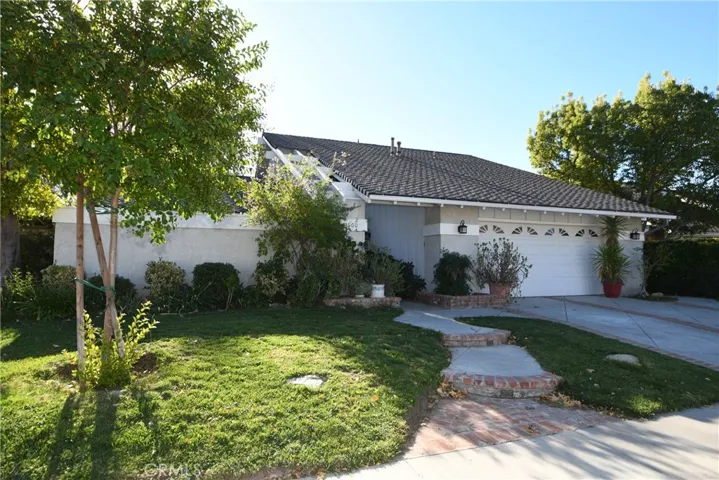 23900 Sarda Road, Valencia, California 91355